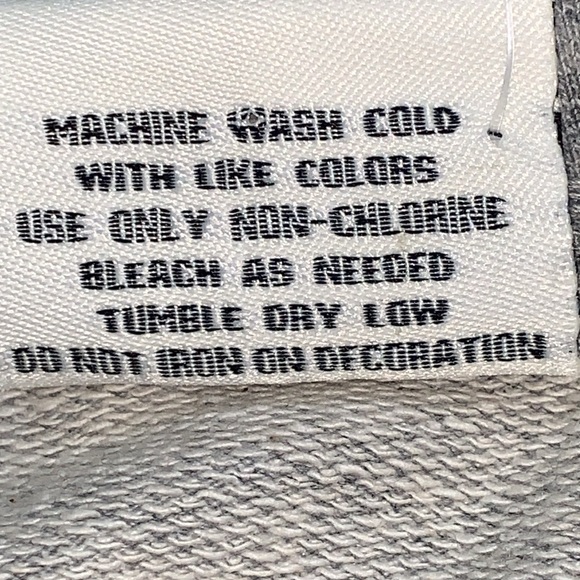 E5 North Dakota State Neck Zipper Sweatshirt. - Picture 7 of 7